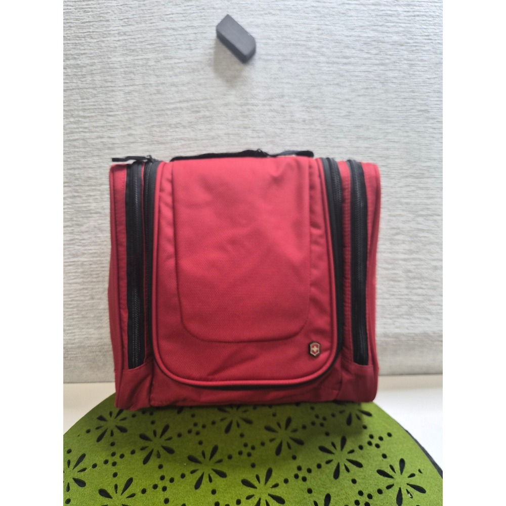 Victorinox Travel Medium Hanging Toiletry Kit Unisex Red Organizer Hygiene